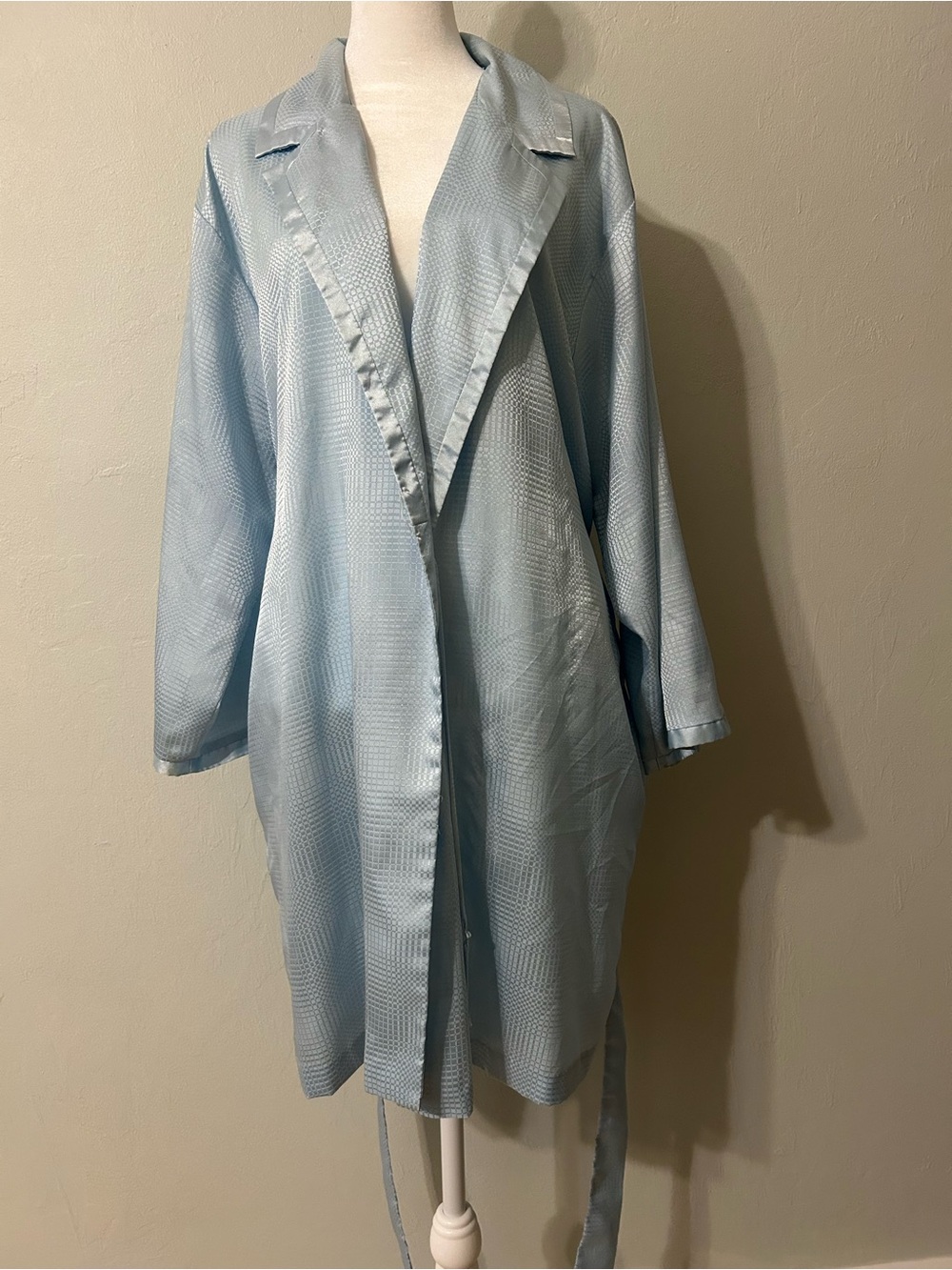 Oscar de la Renta Pale Blue Satin Relaxed Robe with Shawl Collar